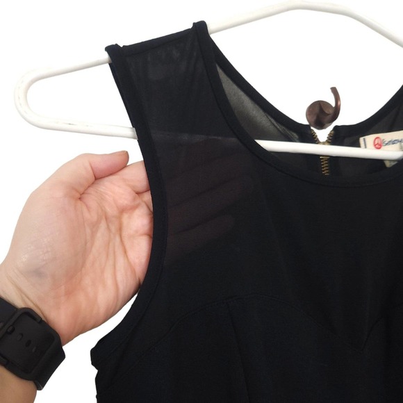 Olsenboye Sweetheart Mesh Panel Sleeveless Skater Mini Dress - Picture 3 of 6